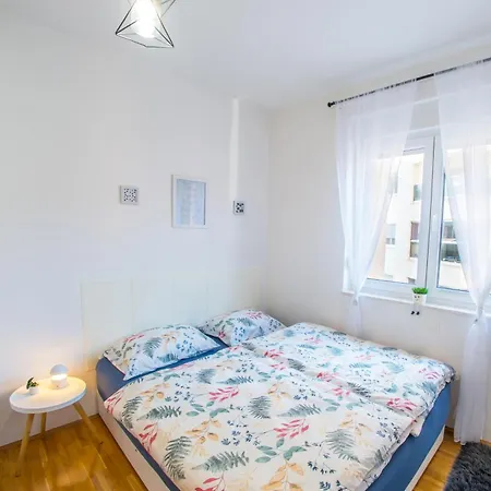 Oasis Luxe Apartment
