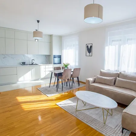 Oasis Luxe Apartment